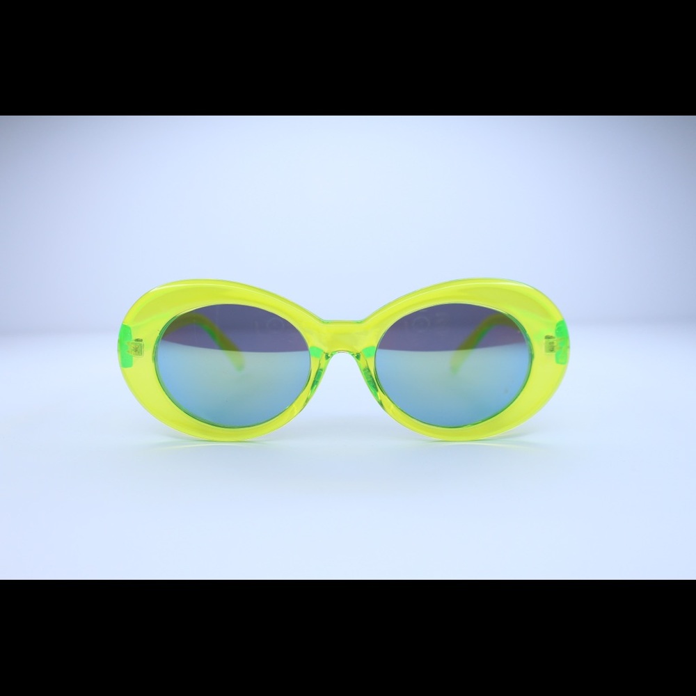 Sweet oval shades